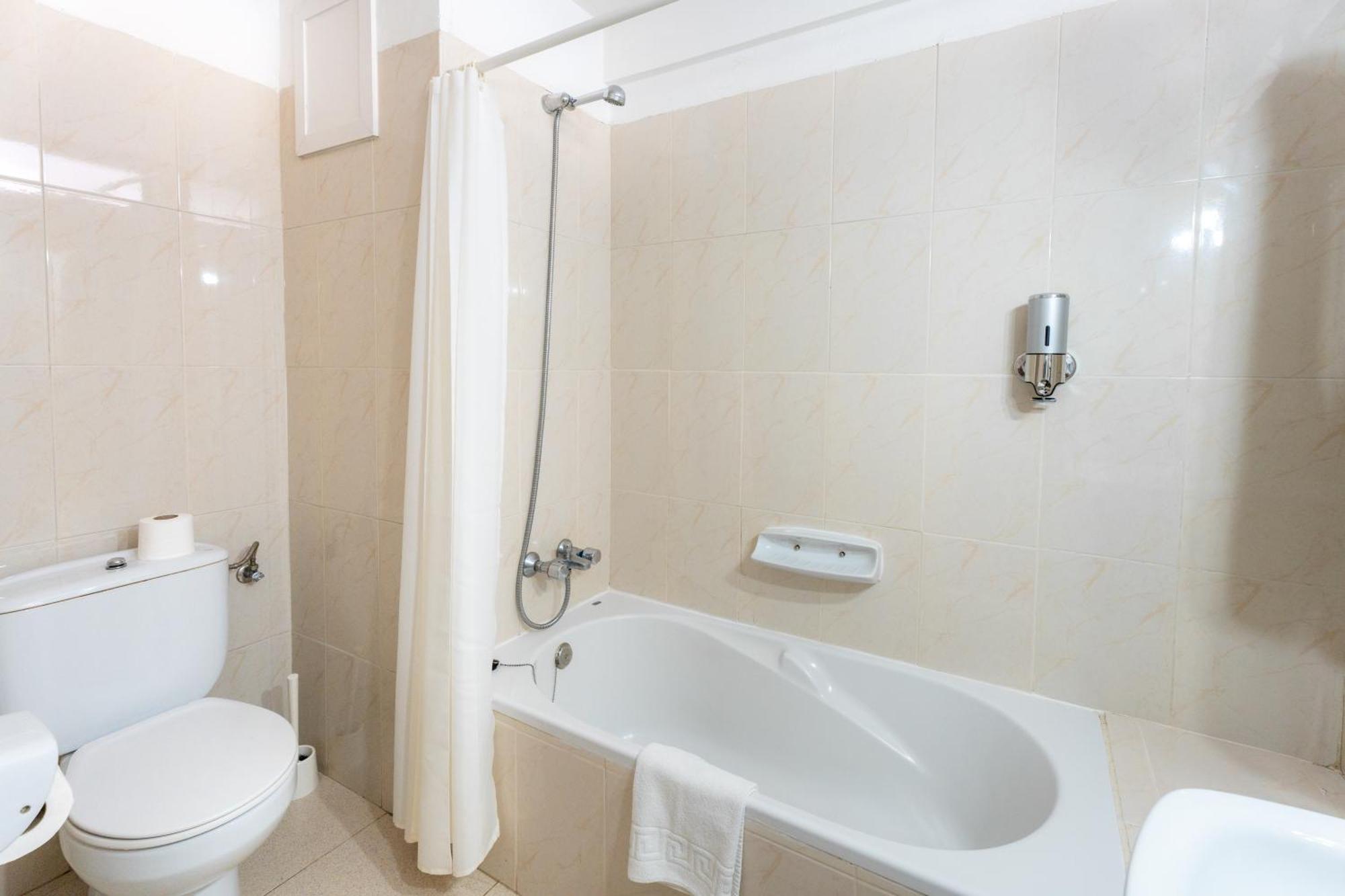 Apartamentos Borinquen Playa de las Américas Buitenkant foto