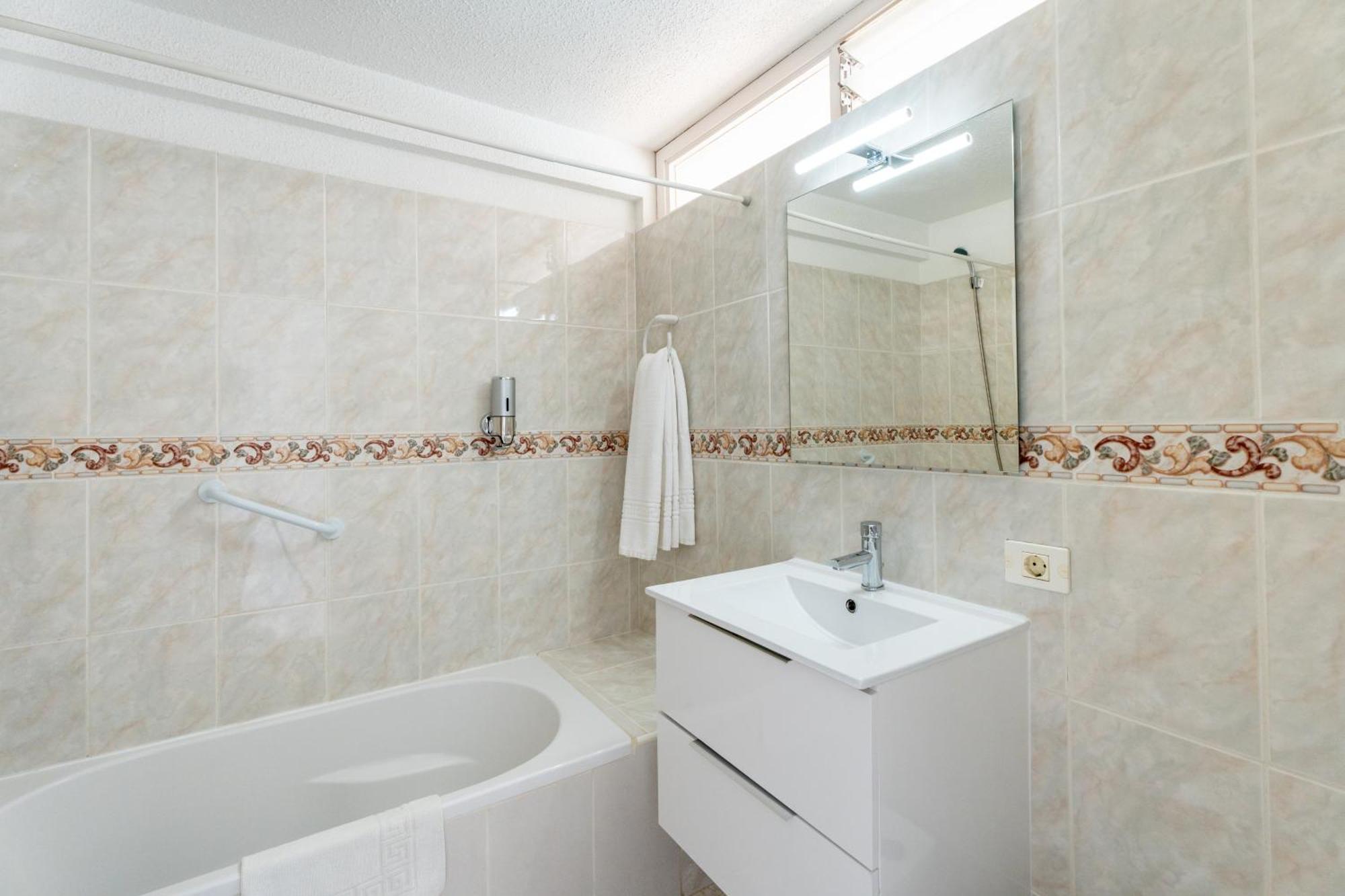 Apartamentos Borinquen Playa de las Américas Buitenkant foto
